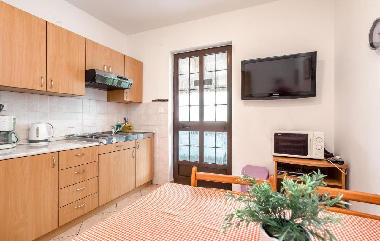 Milo Apartment Porec Exterior photo