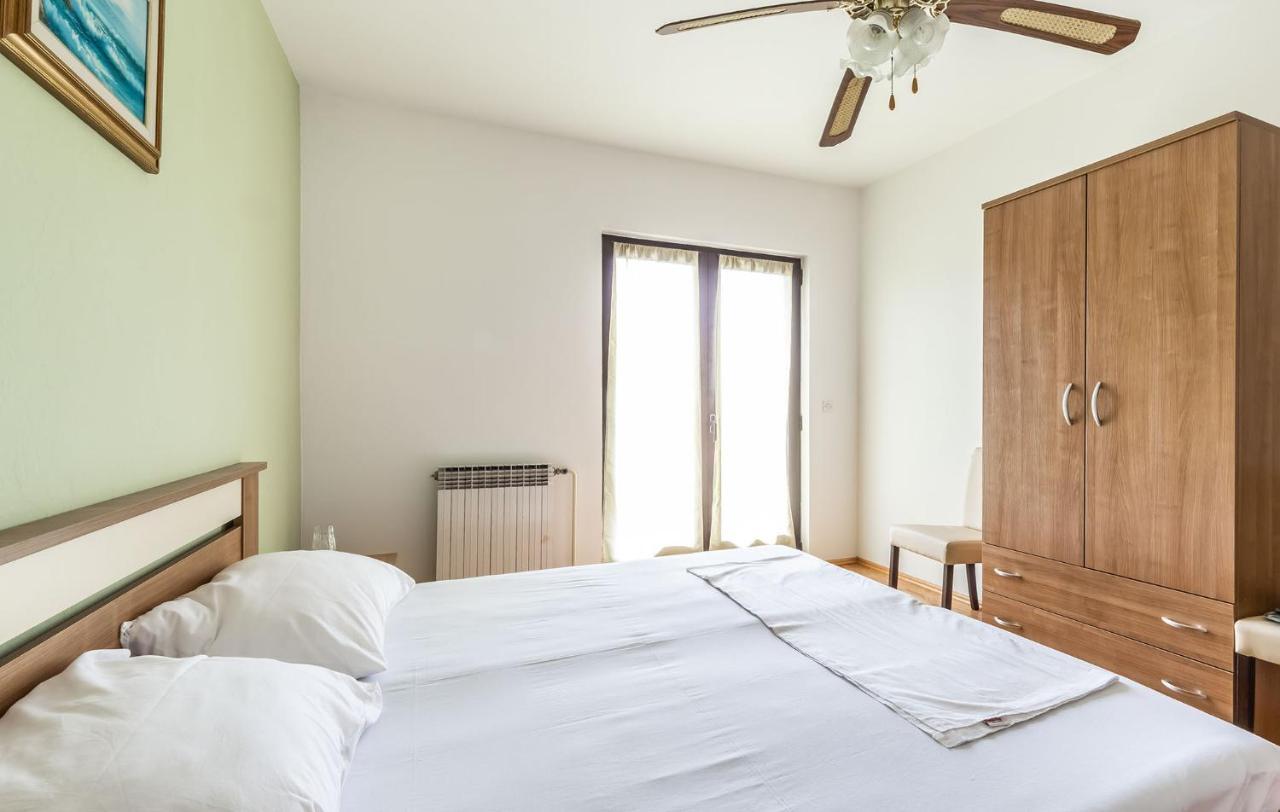 Milo Apartment Porec Exterior photo
