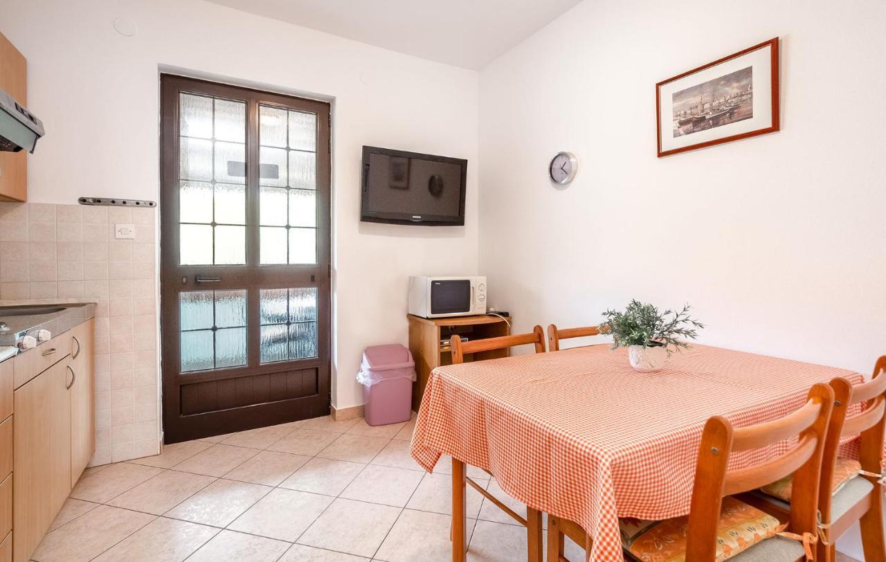 Milo Apartment Porec Exterior photo